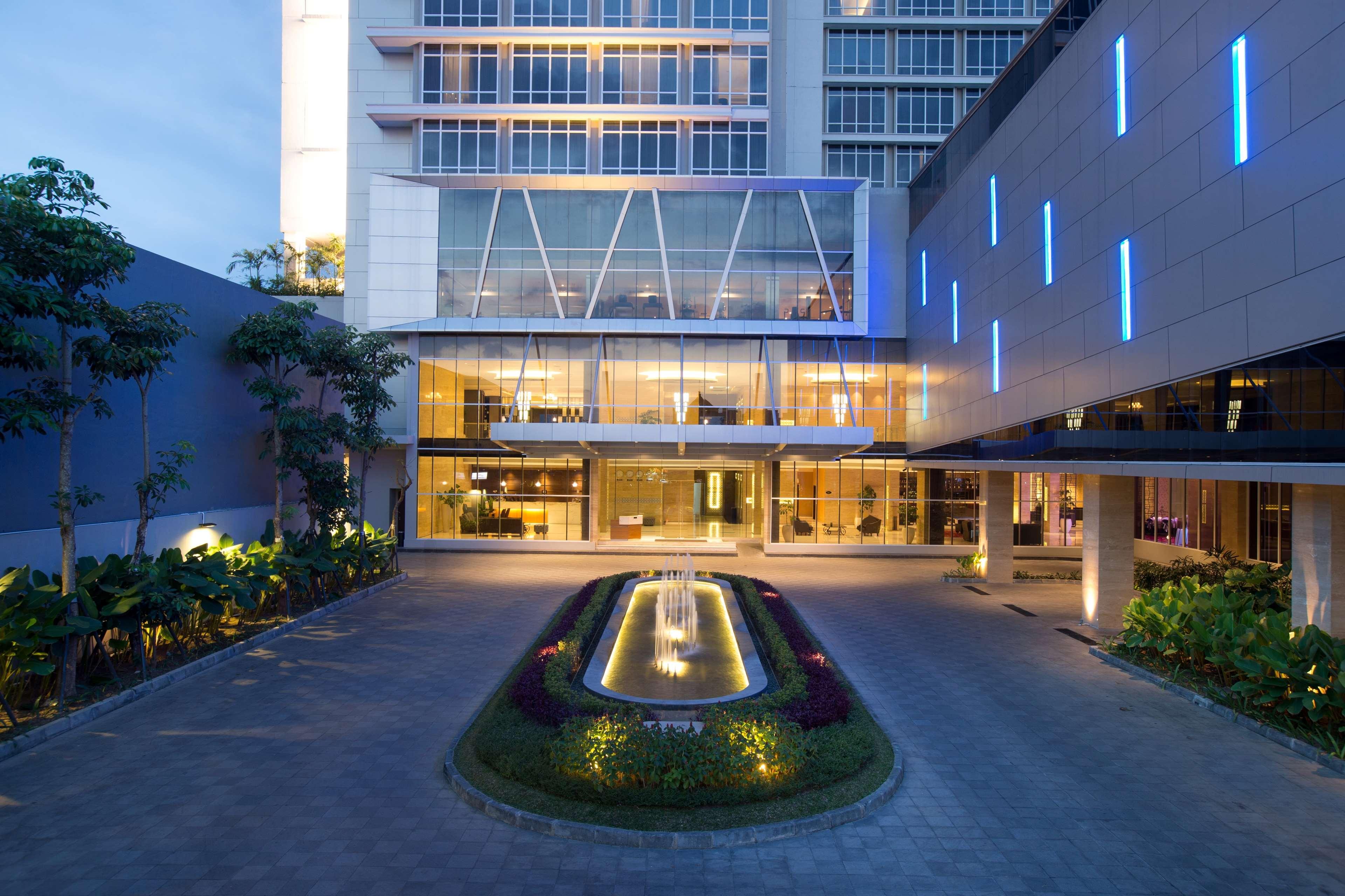 Grand Mercure Solo Baru Eksteriør billede